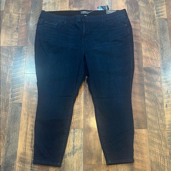 Torrid dark wash Skinny Jeans Mid-Rise Classic 28 (4400) NWT - Picture 1 of 5